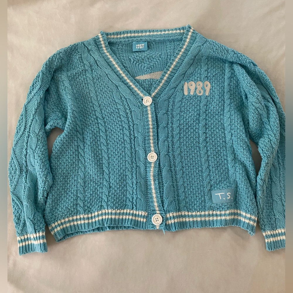 Taylor swift 1989 cardigan